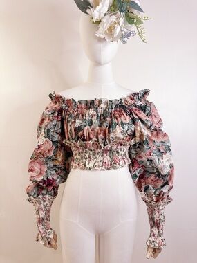 Tailor-Made Vintage Floral Puff Sleeve Cropped Top